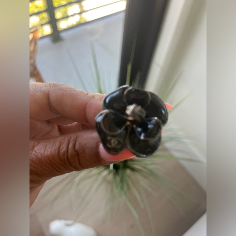 CHANEL Authentic Camellia Ring